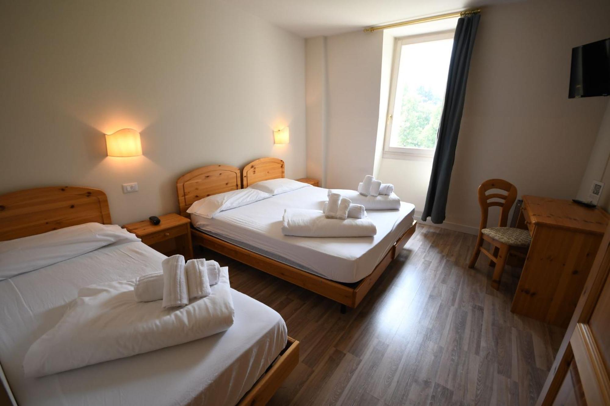 Hotel Saisera Валбруна Екстериор снимка
